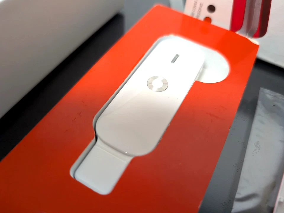 Vodafone Internet Key Vintage HUAWEI K3806 3G 14.4 Mbs Chiavetta Modem USB - Immagine 2 di 4