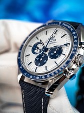 New 2025 Omega Speedmaster Silver Snoopy Award 50th Anniversary Complete Box Set 10