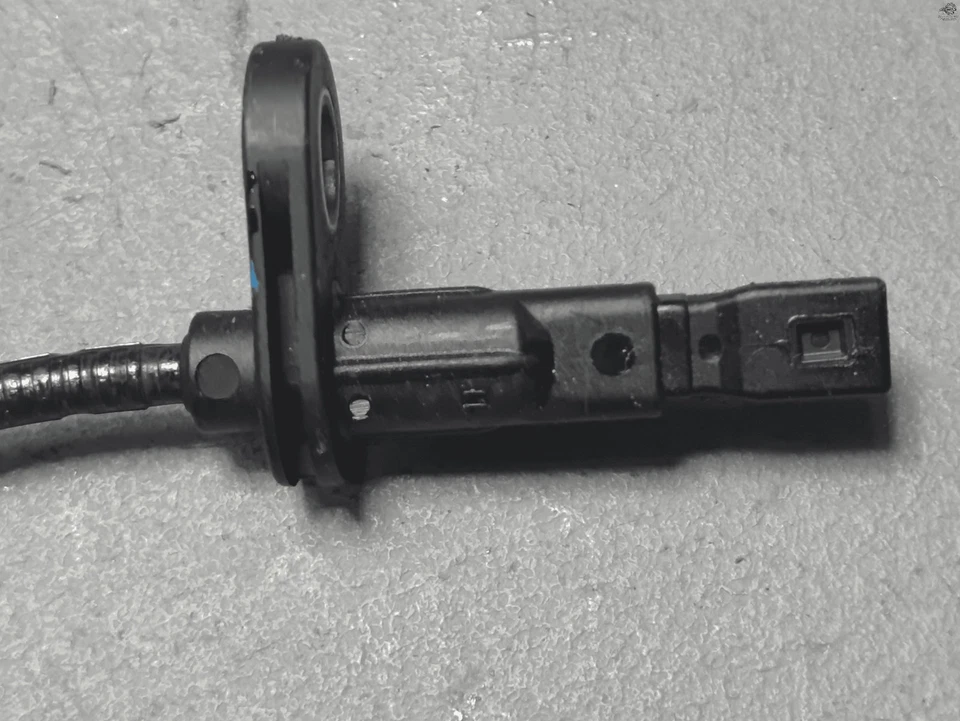 SENSOR DE VELOCIDAD DE RUEDA ABS DELANTERO IZQUIERDO O DERECHO OEM 2024-2025 CHEVROLET TRAX 1 PIEZA Foto 3 de 4