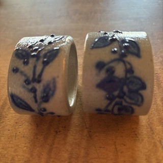 Salmon Falls Pottery Pair Of Napkin Rings Blueberry Vine