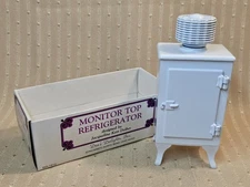 VINTAGE JACQUELINE KERR DEIBER MONITOR TOP REFRIGERATOR FOR MINIATURE DOLLHOUSE