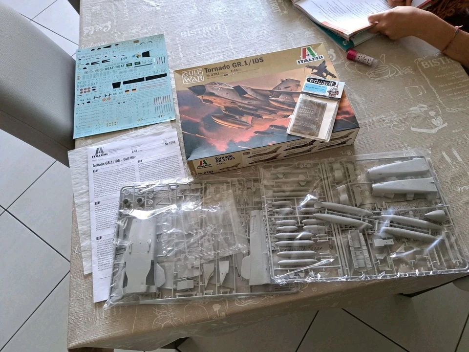 Tornado GR.1 / IDS Italeri 1/48 + Extra Photoetch. As New - Immagine 2 di 4