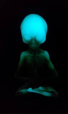 5.7" Awesome Green Glow In The Dark Meditating Resin Alien Yoga UFO Area 51