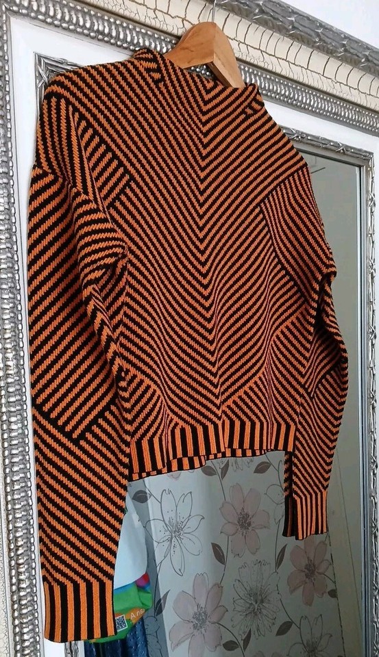 KAREN MILLEN Ladies Black/Orange Striped Soft Knit Cropped Jumper UK