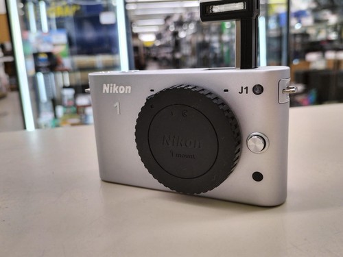 NIKON J1 Mirrorless interchangeable-lens Camera With Accessories From Japan - 第 1/8 張圖片