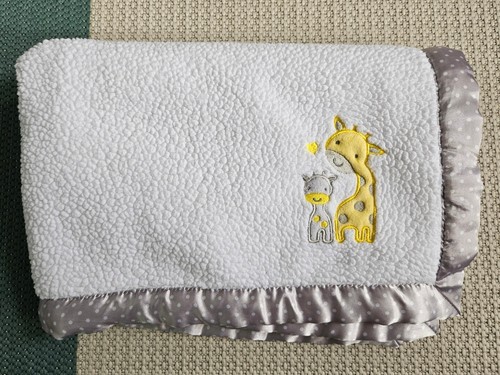 Carters Child Of Mine Baby Blanket White Sherpa Giraffe Gray Satin Trim - Picture 3 of 6
