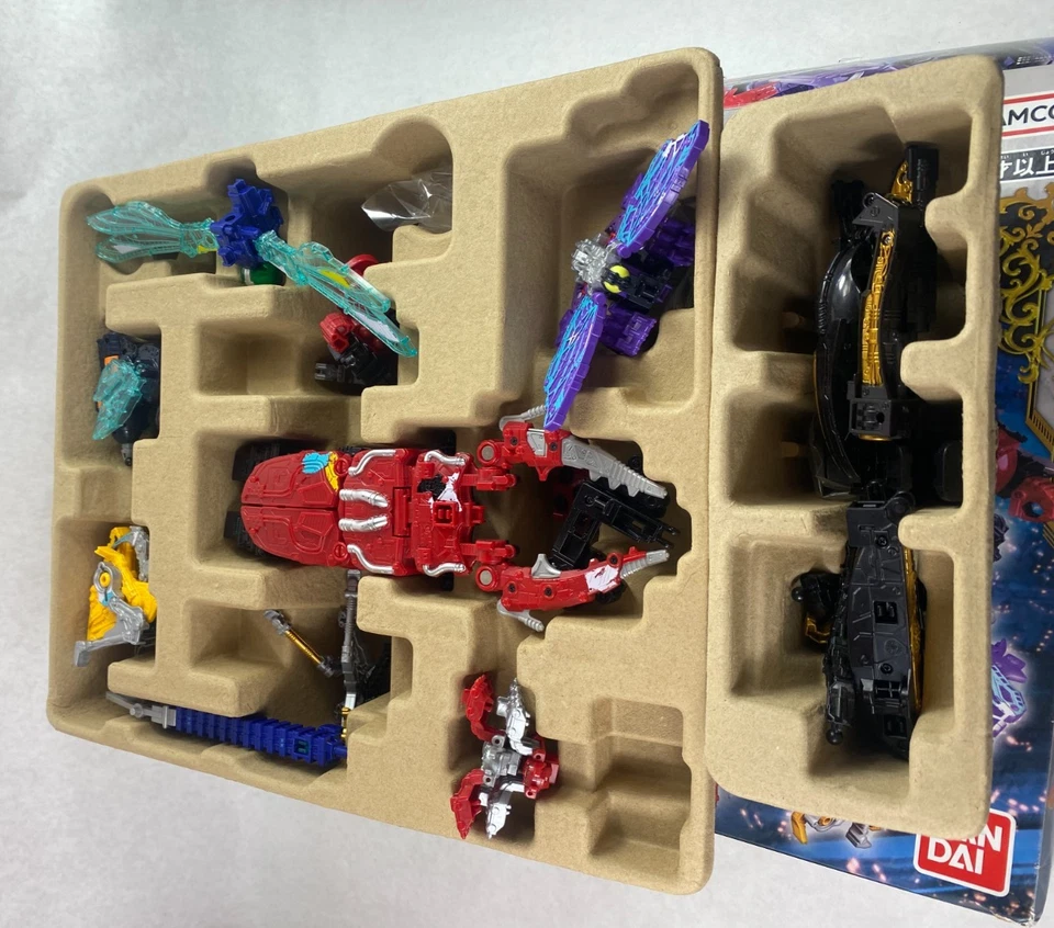 Ousama Sentai King Ohger DX Kingohger God Kabuto Set Megazord Japan CIB Bandai - Image 2 of 4