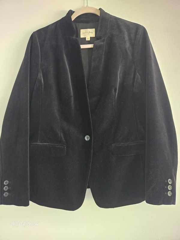 Maison Jules Women’s Black Velvet/Velour Jacket Size 12 Button Closure