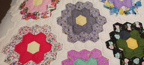 Vintage Grandmother’s Flower Garden Quilt Top 76X 86 Hand Pieced & Neat Quilting - Picture 4 of 20