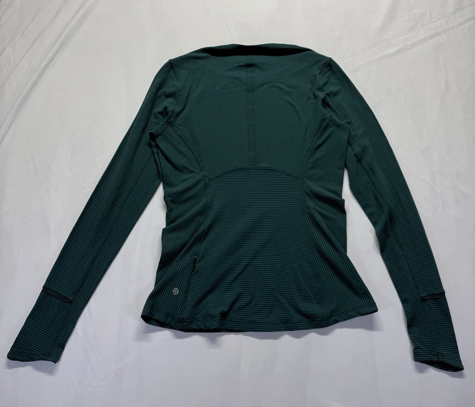 Camisa Lululemon Feminina 8 Swiftly Tech Verde Manga Longa Polegares Leve - Imagem 2 de 4