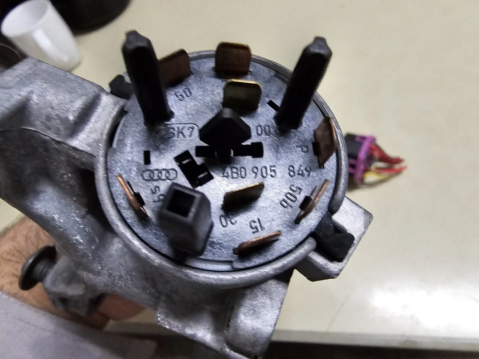 AUDI A4 B7 AUTO IGNITION BARREL STARTER SWITCH ONE FOB KEY 4B0905851M 4B0905849 - Image 3 of 4