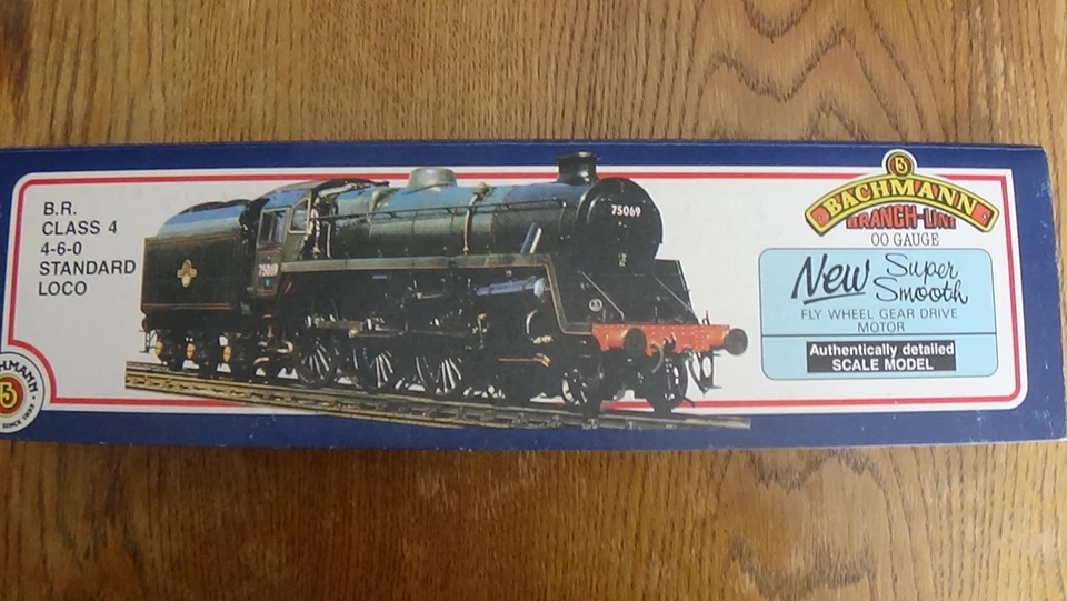 BACHMANN 31-103 BR 4-6-0 STANDARD CLASS 4 LOCOMOTIVE 75020 LINED BLACK. BOXED. - Image 4 of 4