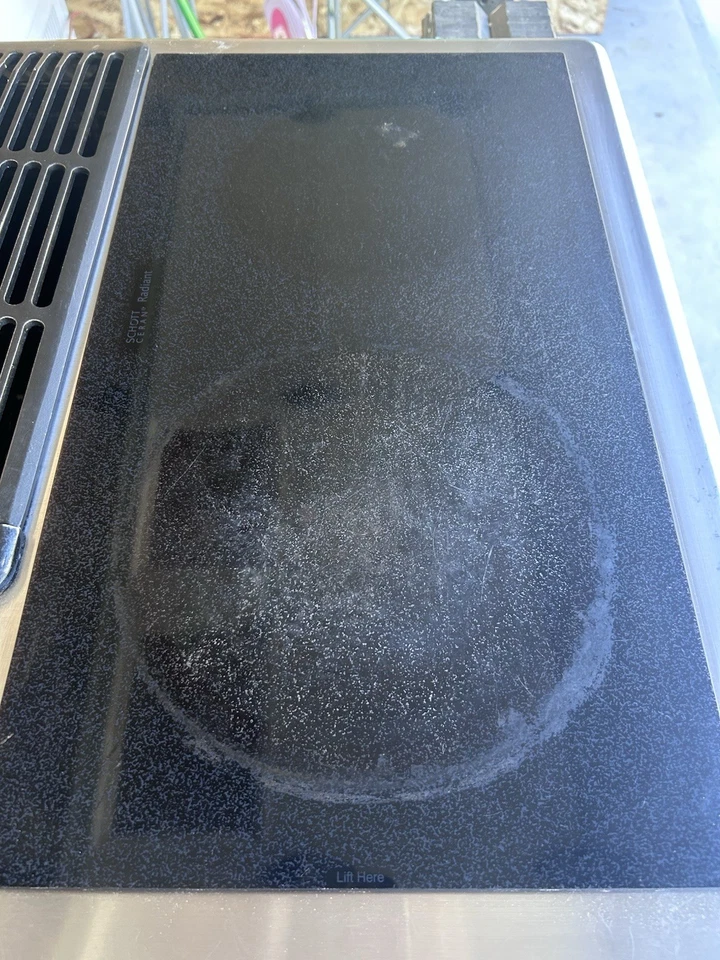 Jenn-Air 30” Cocina Eléctrica JED8230ADS14 Inoxidable Negra – Usada – LEER Foto 2 de 4