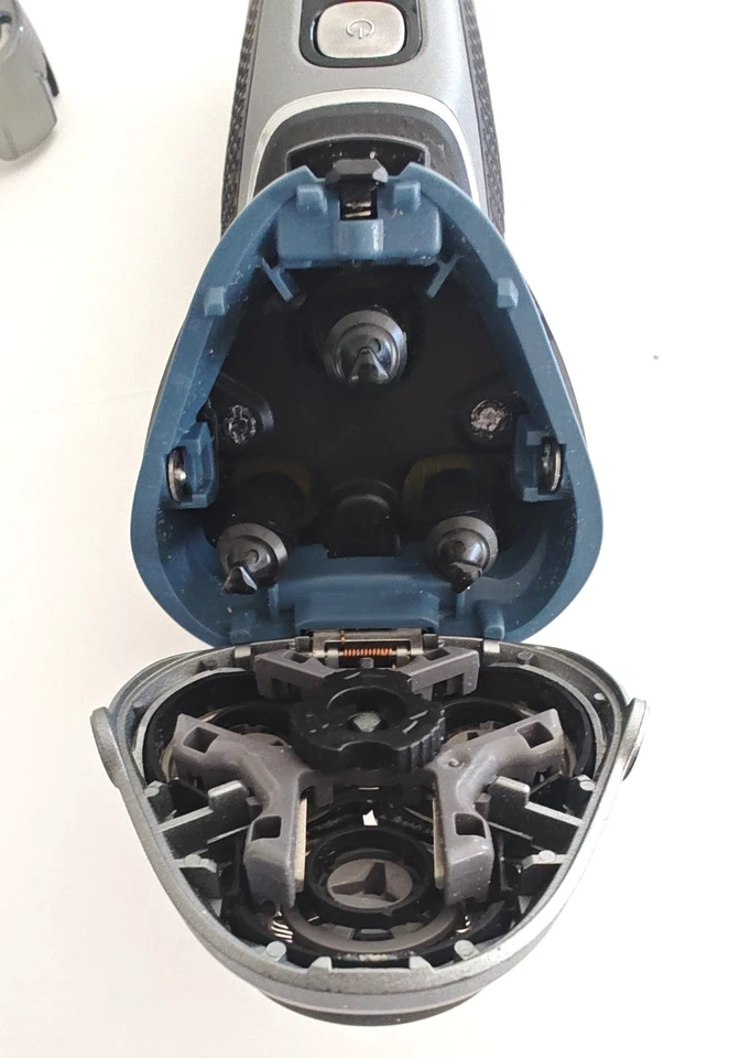 Afeitadora eléctrica recargable Philips Norelco Series 3000 S3311 Foto 3 de 4