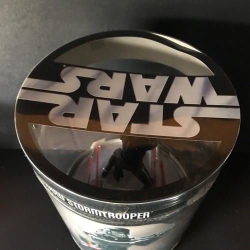 Star Wars Unleashed Shadow Stormtrooper 7" The Original Black Serie Herzstück - Bild 6 von 7