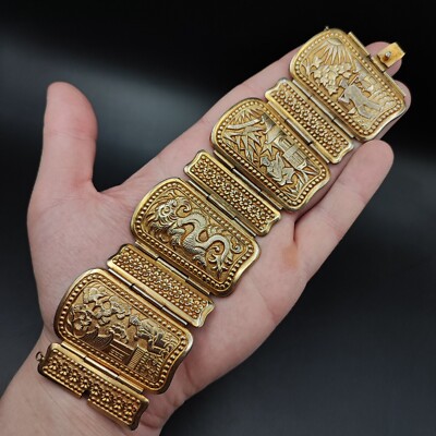 Large French S.G.D.E  Vintage Bracelet Chinese Motive Armband China golden