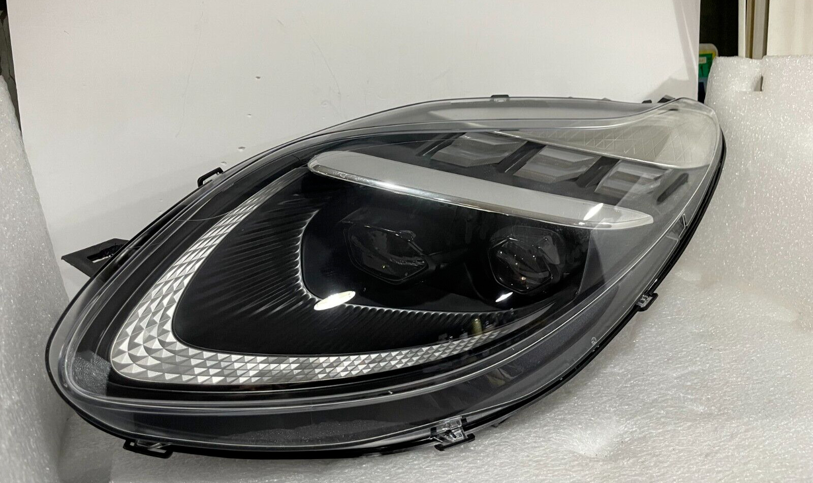 2024 2025 ASTON MARTIN DB12 LEFT SIDE DRIVER SIDE LED COMPLETE HEADLIGHT OEM