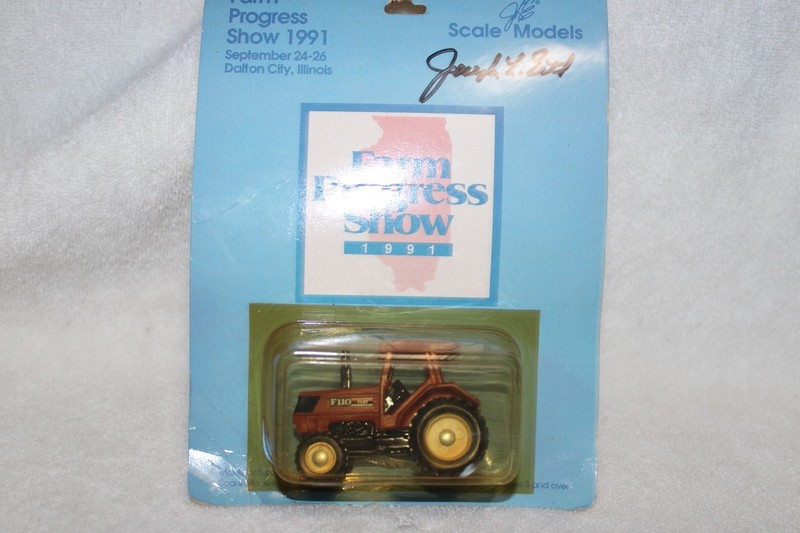 1/64 F110 FIAT FARM PROGRESS SHOW SIGNED BY JOSEPH ERTL