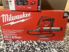 Milwaukee 2646-20 M18 2-Speed Grease Gun w/48" Flexible Hose/2 Batteries 6A/char
