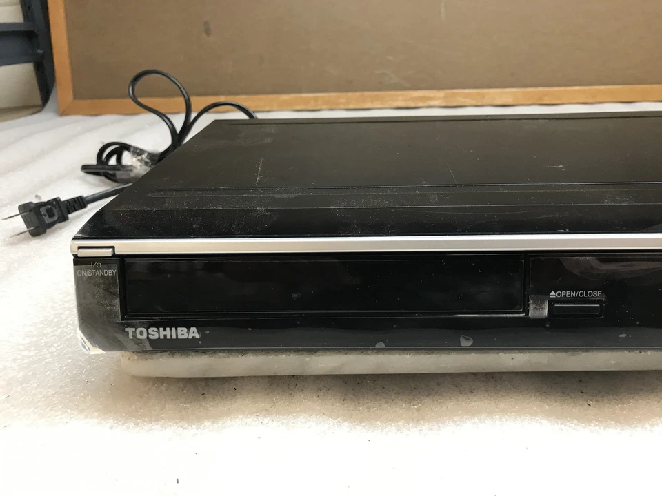 Toshiba DR430KU DVD Video Recorder & Player HDMI 1080p No Remote Tested - Image 2 of 4