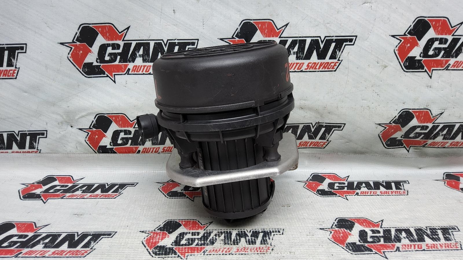 11 AUDI R8 5.2L V10 SECONDARY AIR PUMP LEFT SIDE OEM 420906601