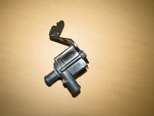 Original VW Sharan 7N Facelift Zusatzwasserpumpe A37041 5q0965561b