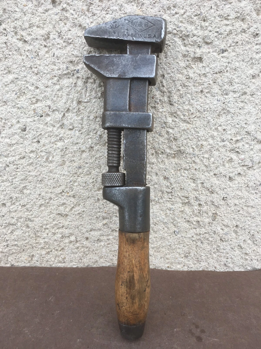 n° 380 OLD TOOL OUTIL ANCIEN Petite Clé a Molette Prefer
