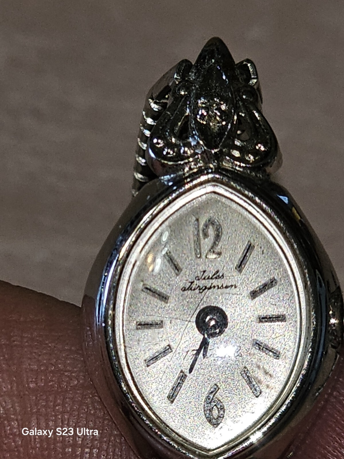 Picture 2 of 24