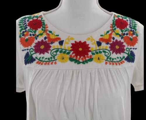 Gibson Womens Size M Floral Embroidered Top Short Sleeve Thin Lightweight Blouse - Picture 2 of 8