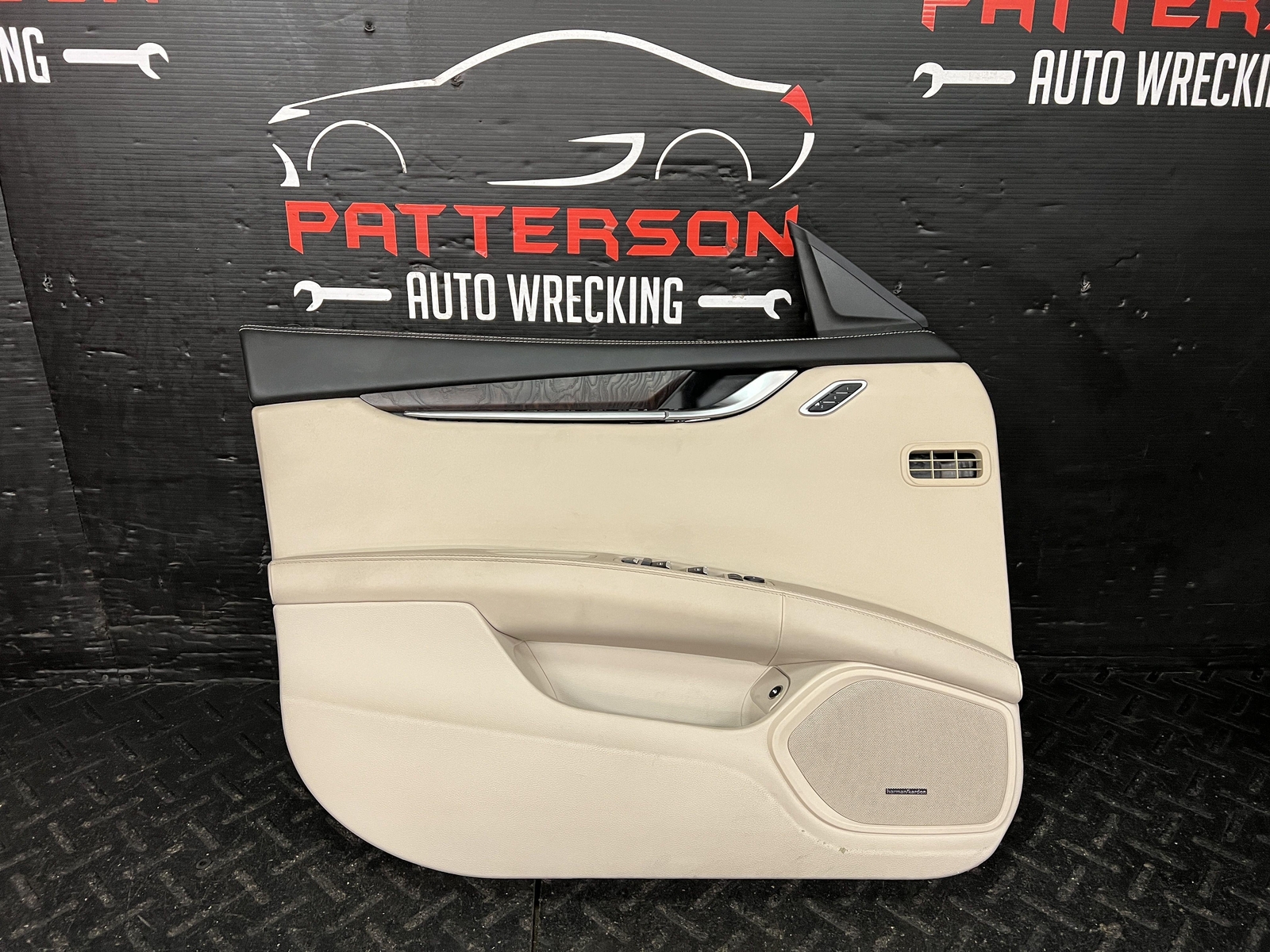 14-17 MASERATI GHIBLI FRONT DRIVER INTERIOR DOOR TRIM PANEL TAN / BLACK WOOD