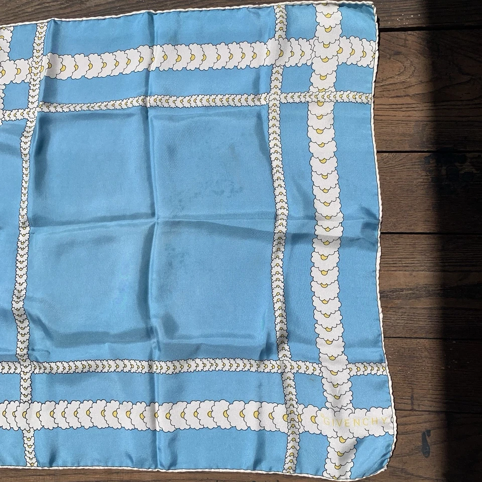 复古纪梵希多色春季花卉丝绸围巾  — 第 3/4 张图片