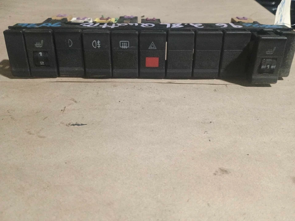 Interruptor de asiento Audi A6 1996 asientos térmicos peligro de descongelación interruptor de luz antiniebla fabricante original Foto 2 de 4