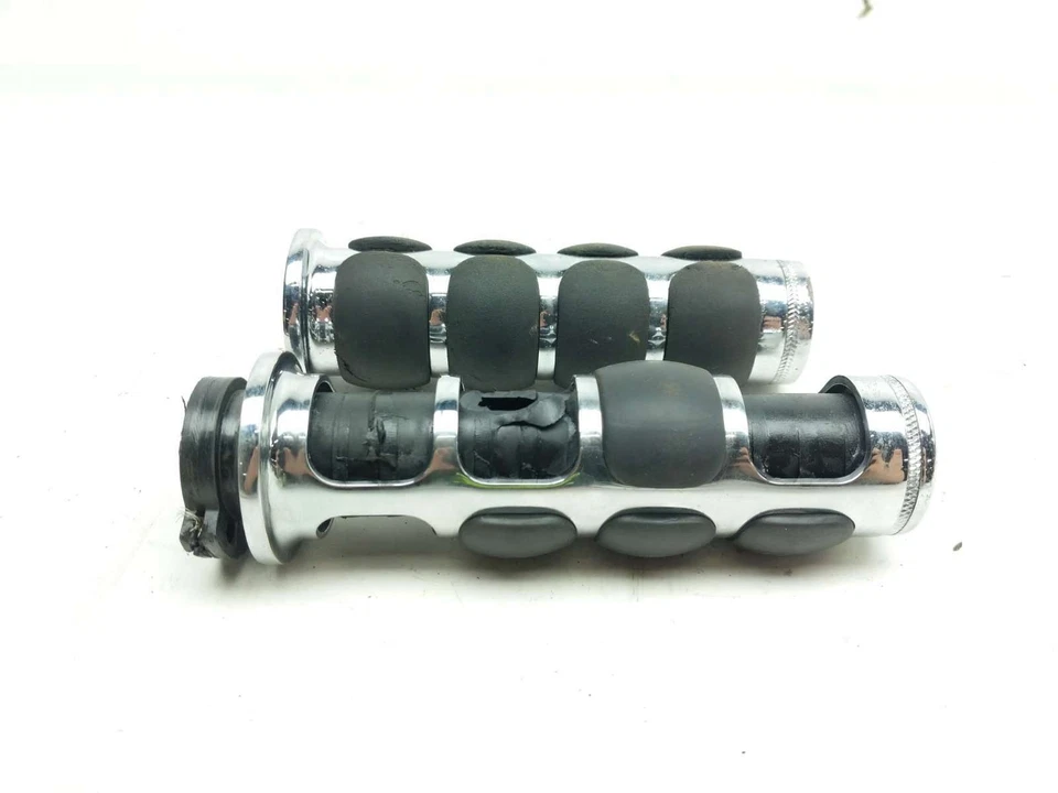 09 Suzuki VZ 1500 Intruder Boulevard M90 tubo de acelerador y empuñaduras Foto 4 de 4