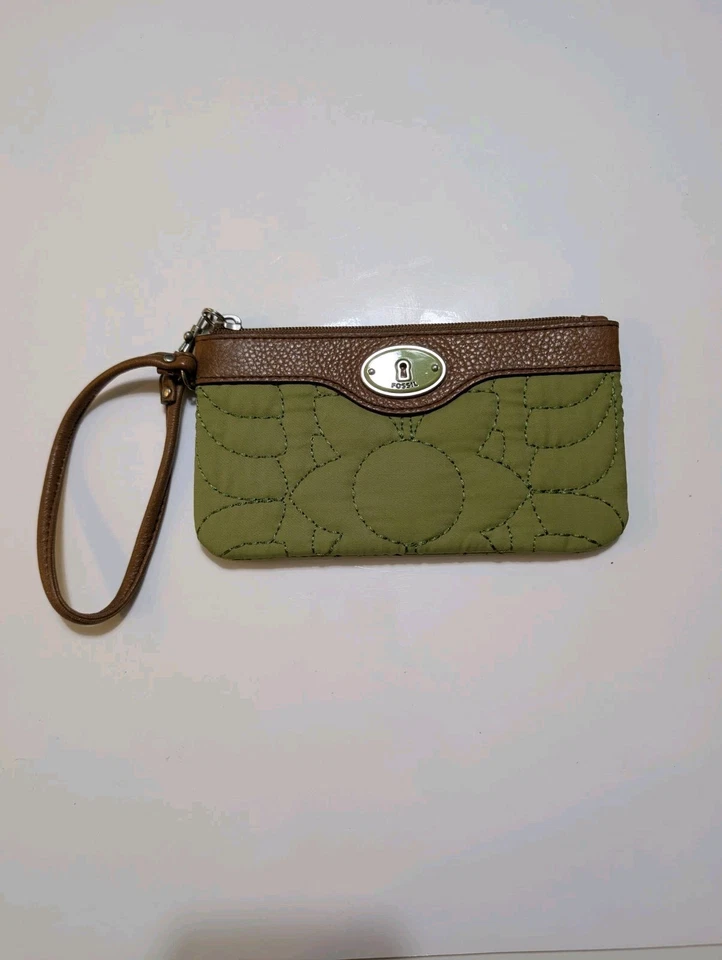 Muñequera de cuero marrón acolchada verde Fossil Key-Per mango con cremallera interior verde Foto 3 de 4