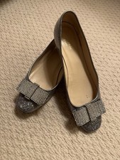 Kate Spade New York Silver Coated Glitter Rhinestone Crystal Bow Flat Size 9