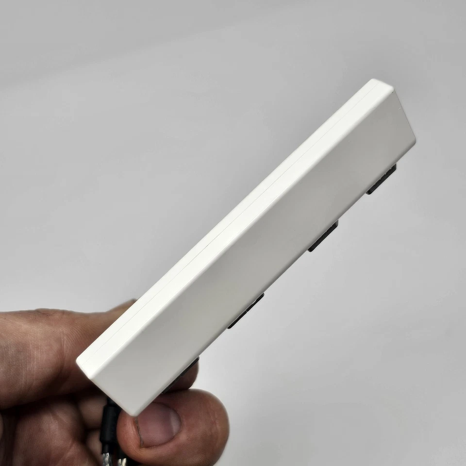 Apple 30" Cinema Display A1083 USB Firewire Ports - Replacement Part for Monitor - Image 4 of 4