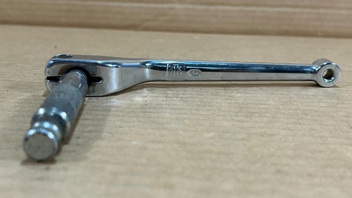 Harley Davidson OEM Gear Shift Lever Pedal & Shaft PN: 33895-82 Touring 83-90 - Picture 7 of 9
