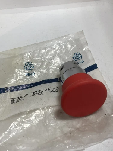 TELEMECANIQUE ZB2BC4 PUSHBUTTON OPERATOR RED MUSHROOM MOMENTARY NNB