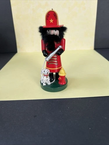 NUTCRACKER VILLAGE SINGLE NUTCRACKER CHRISTMAS ORNAMENT FIREMAN