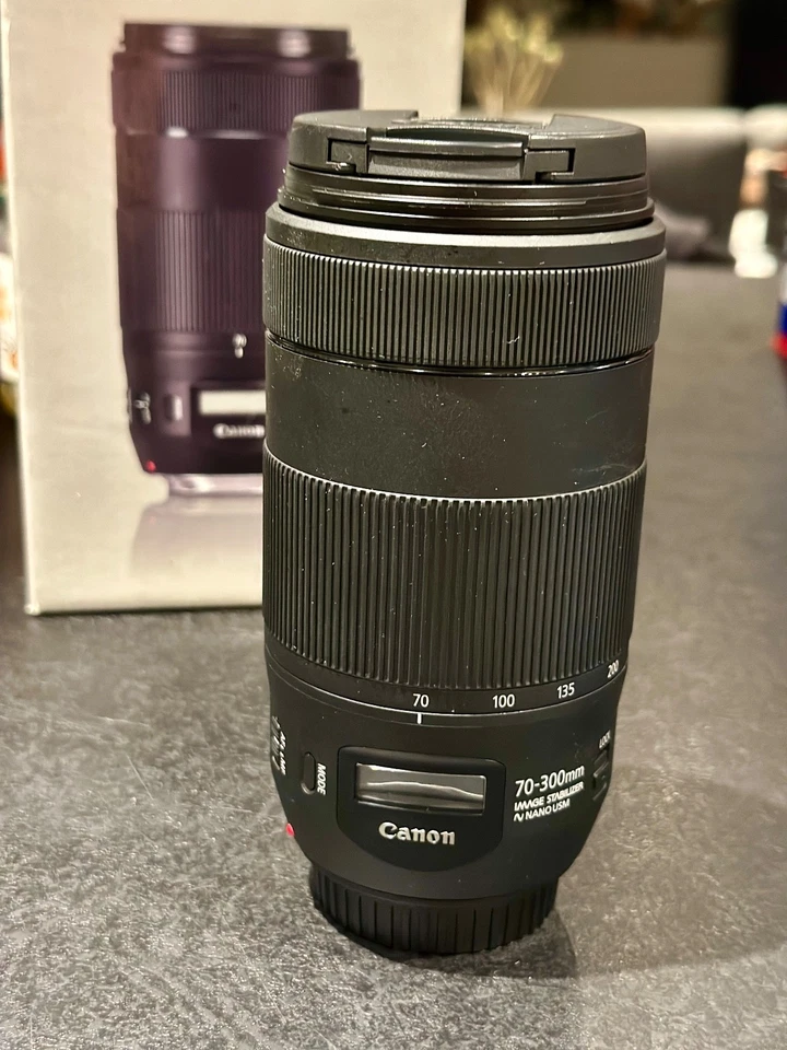 Canon EF 70-300mm f/4-5.6 IS II USM - Telephoto  lens- Boxed- VG con - W. Sussex - Image 2 of 4