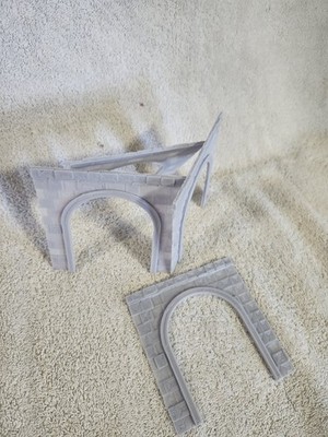 HO SCALE GRAY PLASTIC TUNNEL PORTALS FOR MODEL RAILROAD SCENERY SET OF 4