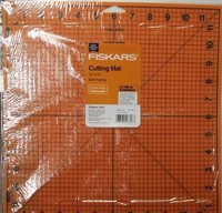 Fiskars 186080 12 X 12 Self Healing Cutting Mat Fiskars 186080 12 X 12 Self Healing Cutting Mat