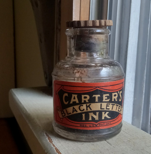 CARTER'S 7 1/2 MADE IN U.S.A. EMB EARLY 1900 INK BOTTLE W/LABEL BLACK LETTER INK