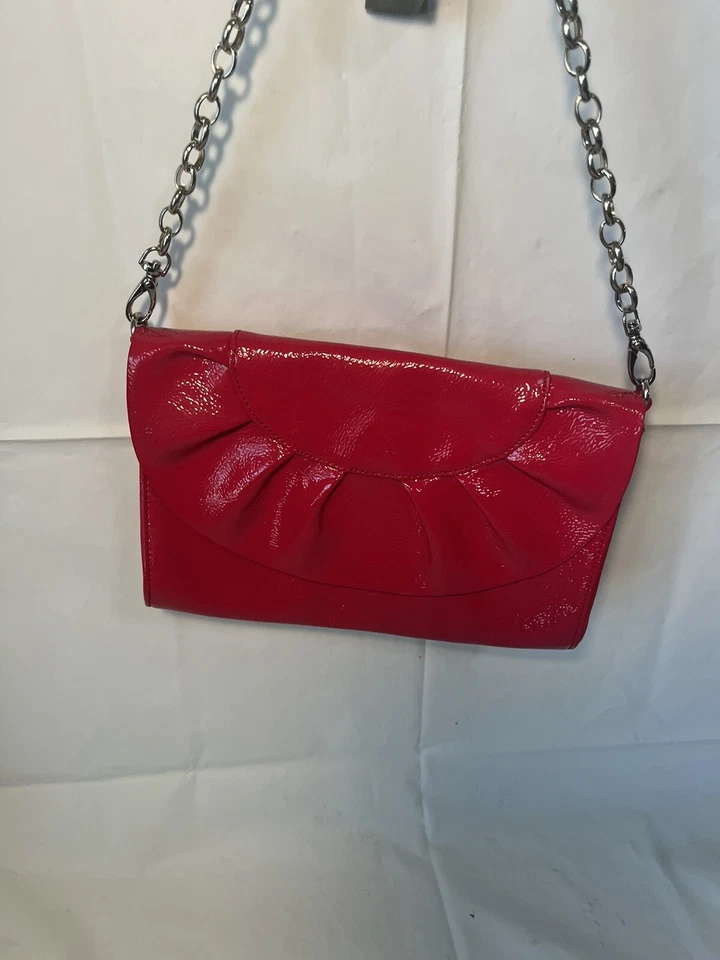 BAEKGAARD 波浪形手拿包 链带 钱包 皮革 Vera Bradley 全新 — 第 4/4 张图片