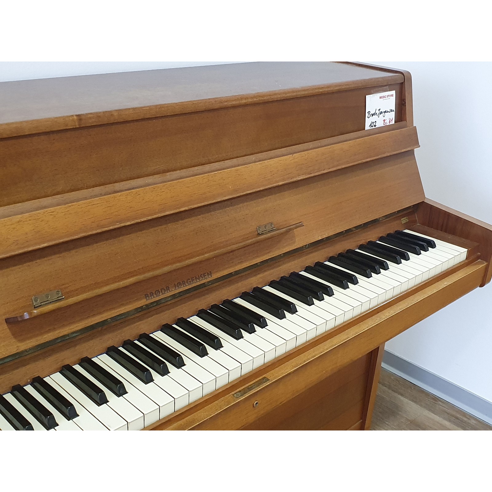 Кляйн Йоргенсен - клавишник для Эйнштейнов компактный и надежный идеальный для 203690₽