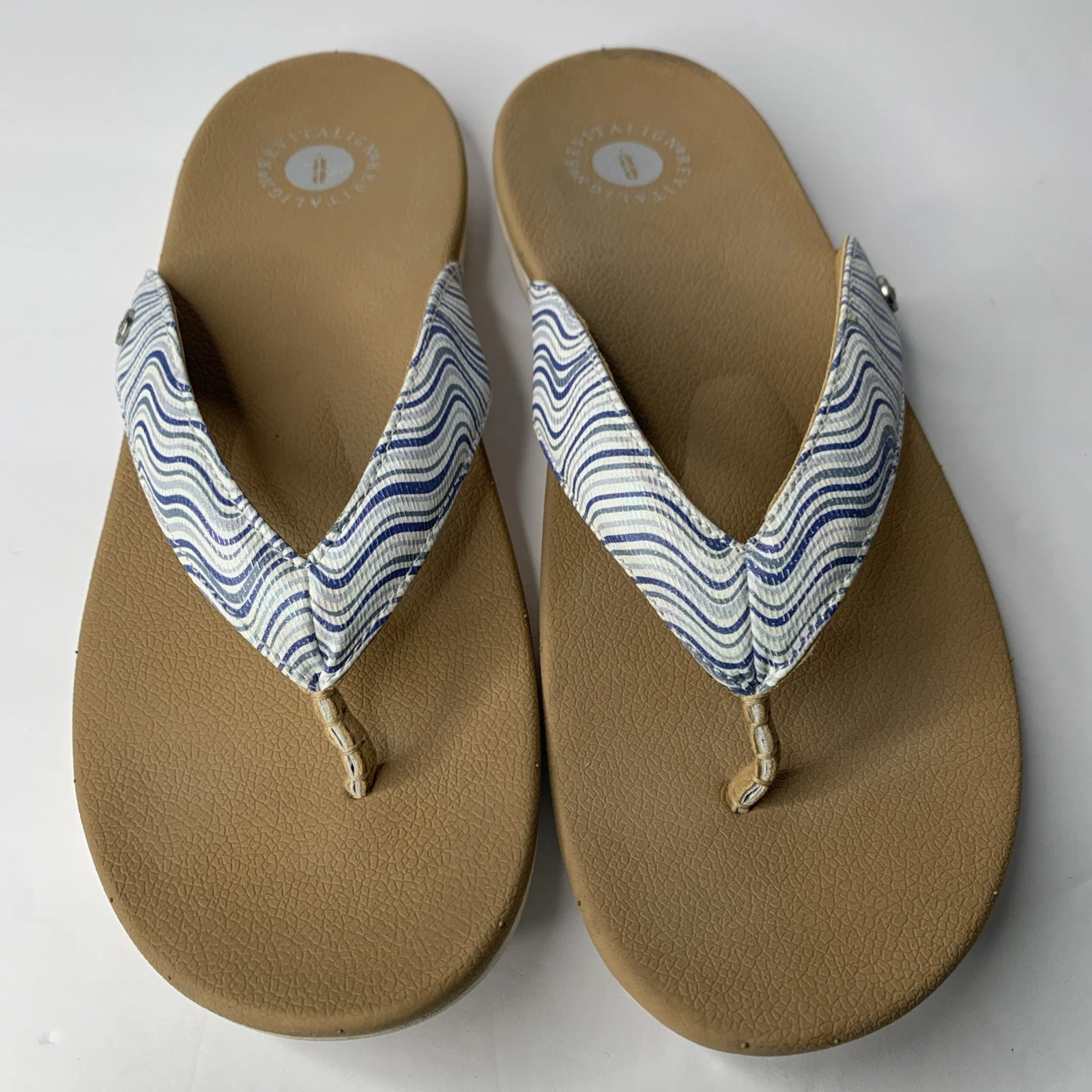 REVITALIGN Women’s 8B Gulf Retro Flip Flip Sandals Blue White Wave Cushioned
