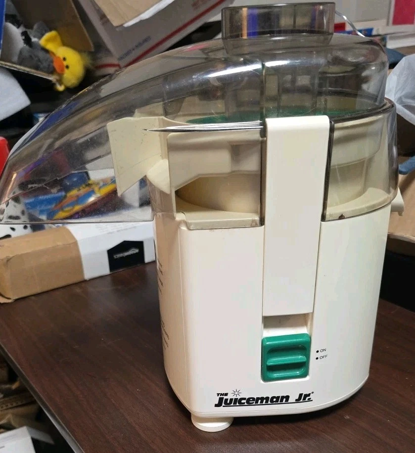 The Juiceman Jr. Automatic Fruit Juicer Model JM-I, fruit / vegetable juicer.