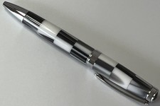 Gorgeous Ballpoint Pen Excellent Condition H