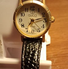 Gucci Wristwatch White Analog Gold Round Case Quartz