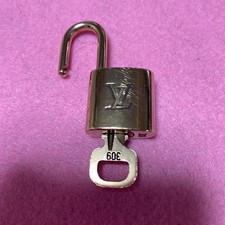 Louis Vuitton Cadena Padlock Padlock Gold NO.309  